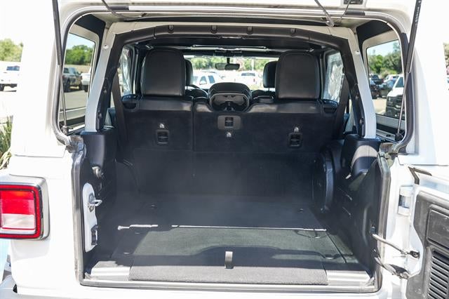 2022 Jeep Wrangler Unlimited Sahara Altitude 4x4
