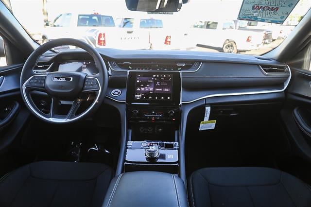 2026 Jeep Grand Cherokee GRAND CHEROKEE LAREDO 4X2