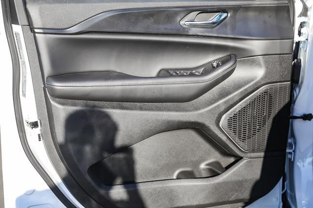 2026 Jeep Grand Cherokee GRAND CHEROKEE LAREDO 4X2