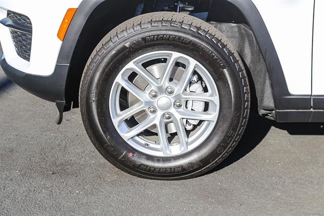 2026 Jeep Grand Cherokee GRAND CHEROKEE LAREDO 4X2