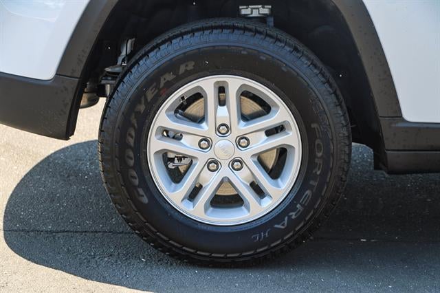 2025 Jeep Grand Cherokee GRAND CHEROKEE LAREDO 4X4