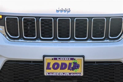 2025 Jeep Grand Cherokee GRAND CHEROKEE LAREDO 4X4