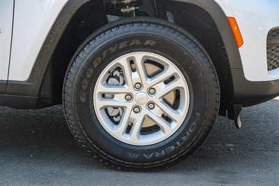 2025 Jeep Grand Cherokee GRAND CHEROKEE LAREDO 4X4