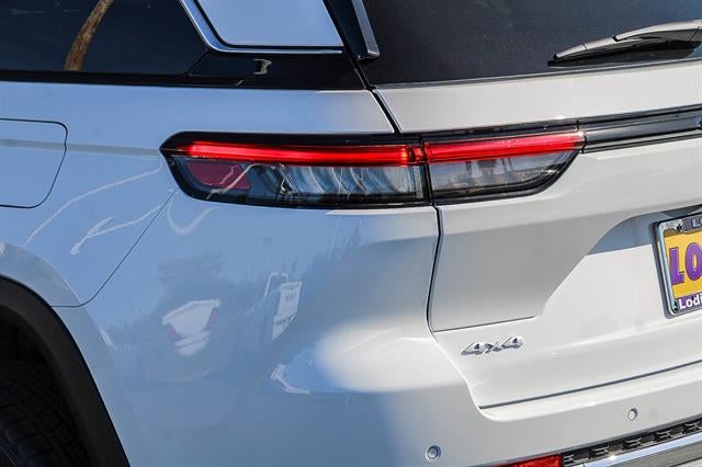 2026 Jeep Grand Cherokee GRAND CHEROKEE LAREDO X 4X4