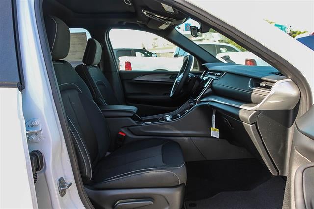 2026 Jeep Grand Cherokee GRAND CHEROKEE LAREDO X 4X4