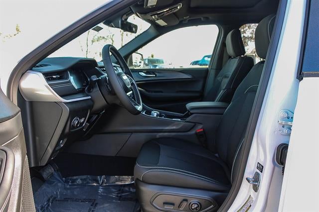 2026 Jeep Grand Cherokee GRAND CHEROKEE LAREDO X 4X4