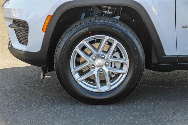 2026 Jeep Grand Cherokee GRAND CHEROKEE LAREDO X 4X4