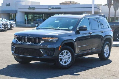 2025 Jeep Grand Cherokee GRAND CHEROKEE LAREDO 4X4
