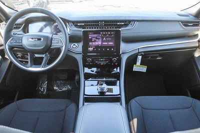 2025 Jeep Grand Cherokee GRAND CHEROKEE LAREDO 4X4