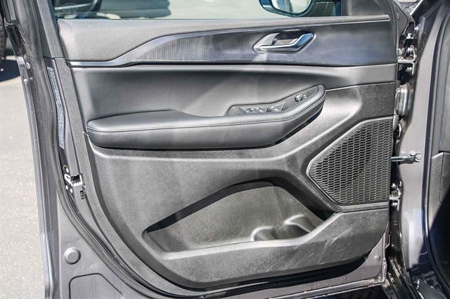 2025 Jeep Grand Cherokee GRAND CHEROKEE LAREDO 4X4