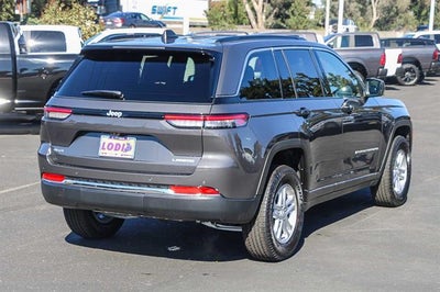 2025 Jeep Grand Cherokee GRAND CHEROKEE LAREDO 4X4