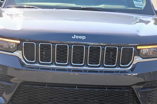 2025 Jeep Grand Cherokee GRAND CHEROKEE LAREDO 4X4