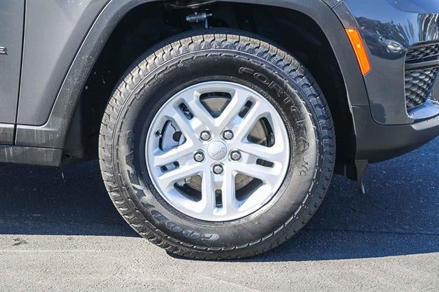 2025 Jeep Grand Cherokee GRAND CHEROKEE LAREDO 4X4