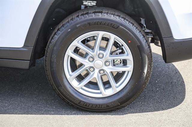 2026 Jeep Grand Cherokee GRAND CHEROKEE LAREDO X 4X4