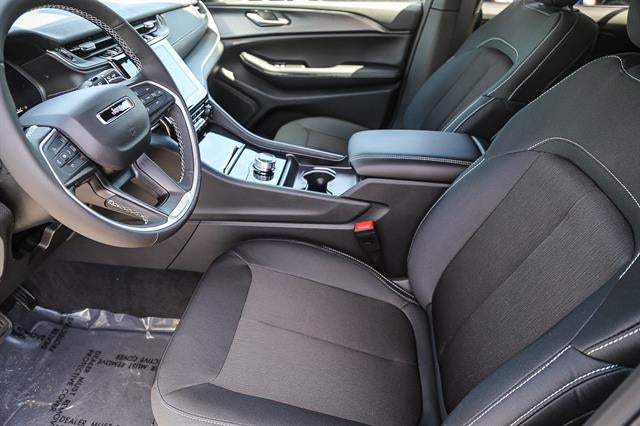 2026 Jeep Grand Cherokee GRAND CHEROKEE LAREDO X 4X4