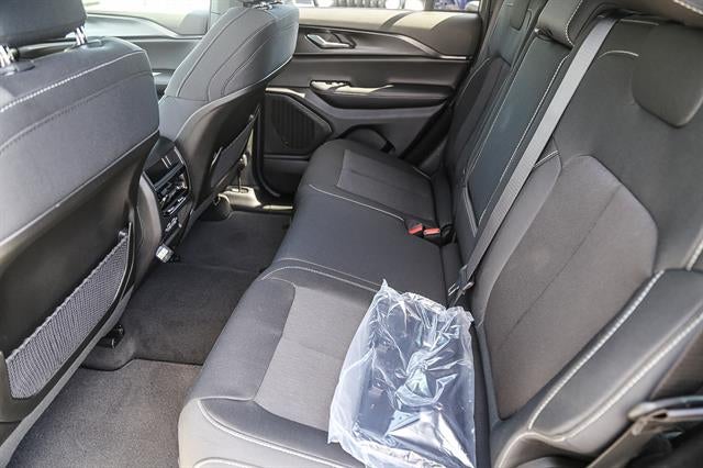 2026 Jeep Grand Cherokee GRAND CHEROKEE LAREDO X 4X4