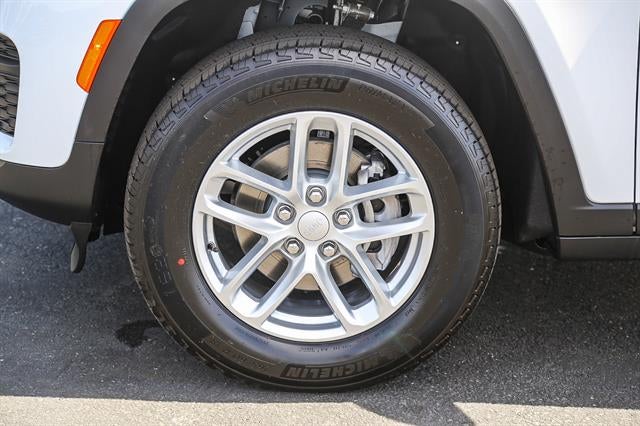 2026 Jeep Grand Cherokee GRAND CHEROKEE LAREDO X 4X4