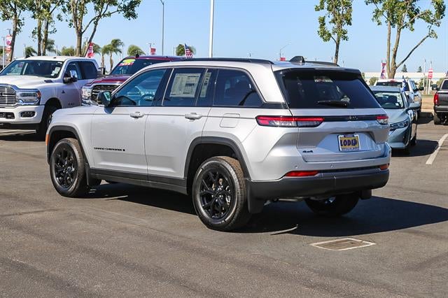 2026 Jeep Grand Cherokee GRAND CHEROKEE LAREDO ALTITUDE 4X4