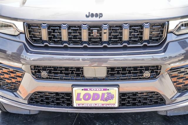 2026 Jeep Grand Cherokee GRAND CHEROKEE SUMMIT 4X4