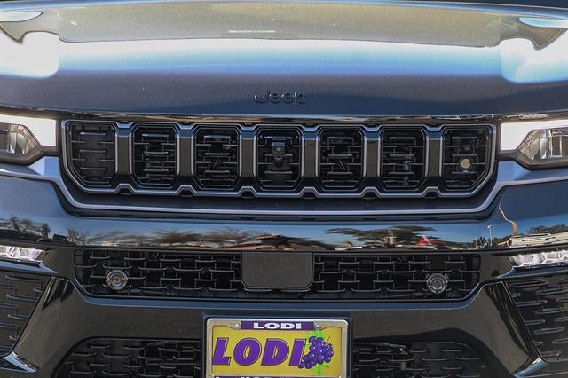 2026 Jeep Grand Cherokee GRAND CHEROKEE SUMMIT 4X4