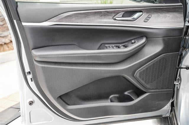 2023 Jeep Grand Cherokee L Limited 4x2