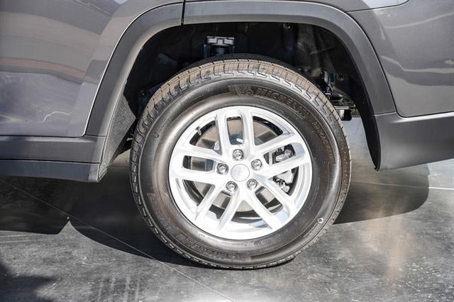 2026 Jeep Grand Cherokee GRAND CHEROKEE L LAREDO X 4X4