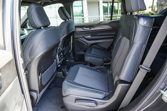 2026 Jeep Grand Cherokee GRAND CHEROKEE L LAREDO X 4X4