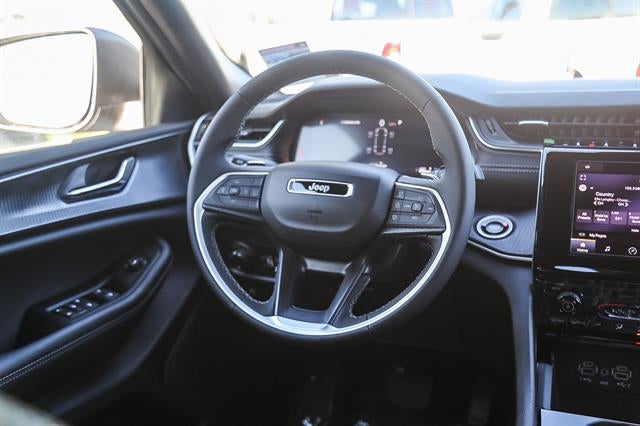 2026 Jeep Grand Cherokee GRAND CHEROKEE L LAREDO 4X4