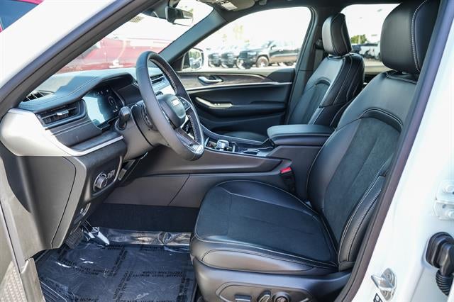 2026 Jeep Grand Cherokee GRAND CHEROKEE L LAREDO ALTITUDE 4X4
