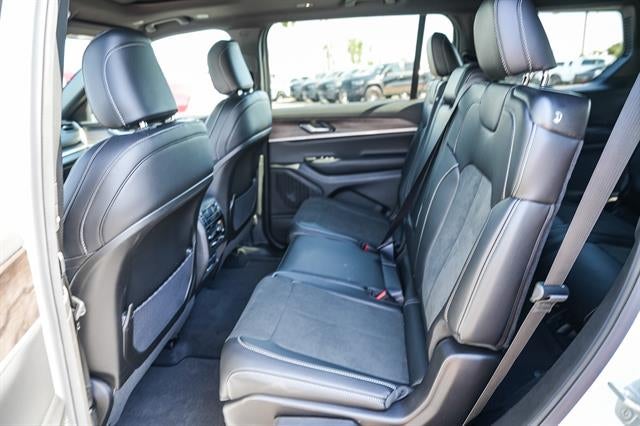 2026 Jeep Grand Cherokee GRAND CHEROKEE L LAREDO ALTITUDE 4X4