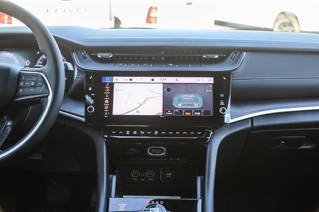 2026 Jeep Grand Cherokee GRAND CHEROKEE L LAREDO ALTITUDE 4X4
