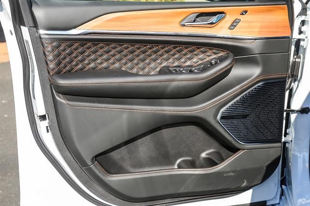 2026 Jeep Grand Cherokee GRAND CHEROKEE L SUMMIT 4X4