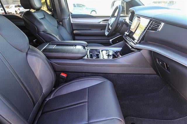 2026 Jeep Grand Wagoneer GRAND WAGONEER L LIMITED RESERVE 4X4