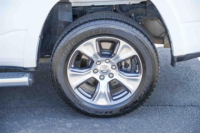 2022 RAM 1500 Laramie Crew Cab 4x2 5'7' Box