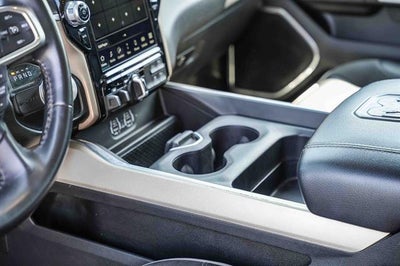 2022 RAM 1500 Laramie Crew Cab 4x2 5'7' Box