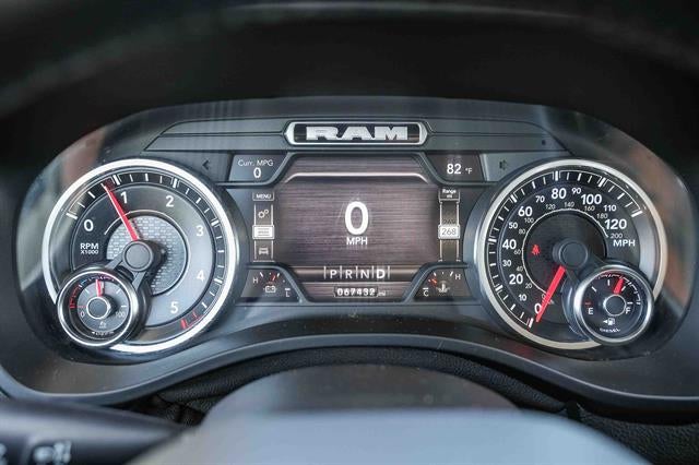 2022 RAM 1500 Laramie Crew Cab 4x2 5'7' Box