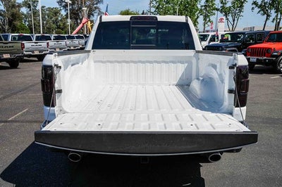 2022 RAM 1500 Laramie Crew Cab 4x2 5'7' Box