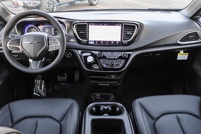 2026 Chrysler Voyager VOYAGER LX