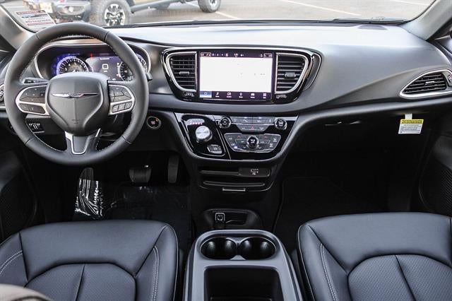 2026 Chrysler Voyager VOYAGER LX