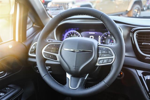 2026 Chrysler Voyager VOYAGER LX