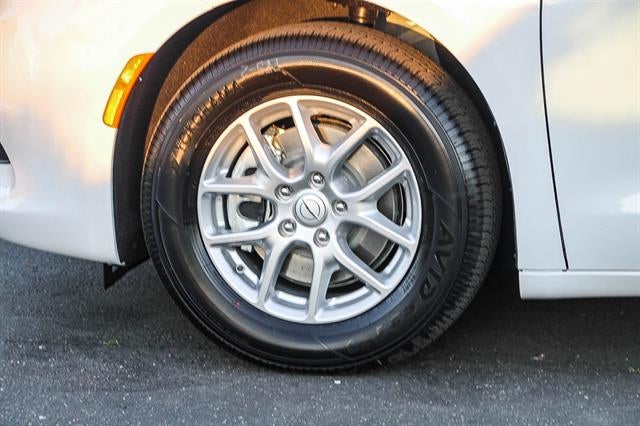 2026 Chrysler Voyager VOYAGER LX