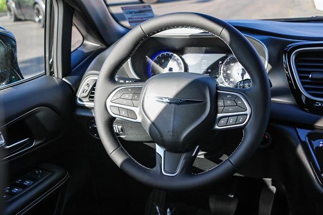 2026 Chrysler Voyager VOYAGER LX