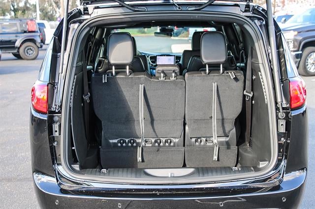 2026 Chrysler Voyager VOYAGER LX