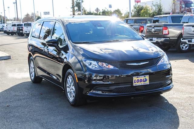 2026 Chrysler Voyager VOYAGER LX
