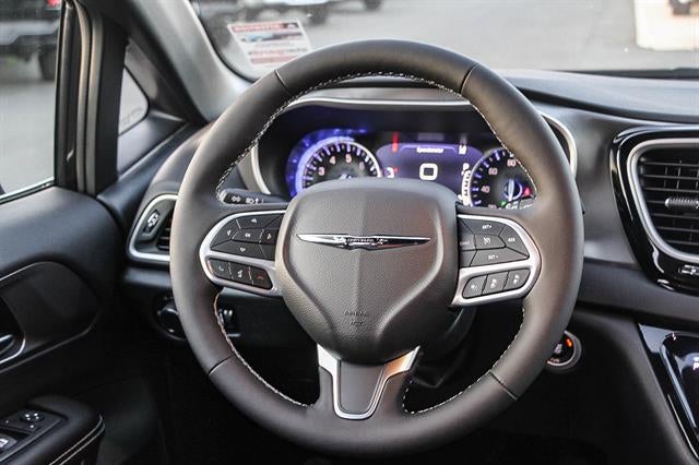 2026 Chrysler Voyager VOYAGER LX