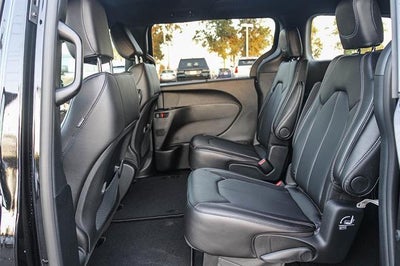 2026 Chrysler Voyager VOYAGER LX