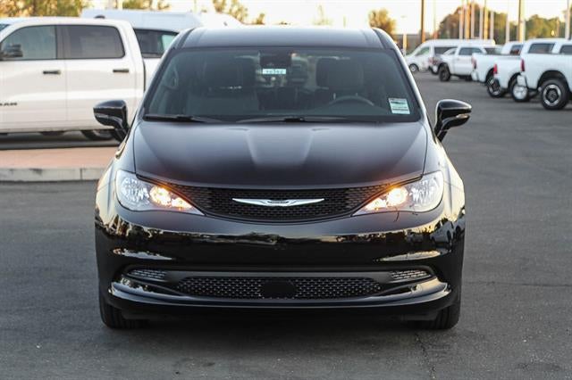 2026 Chrysler Voyager VOYAGER LX