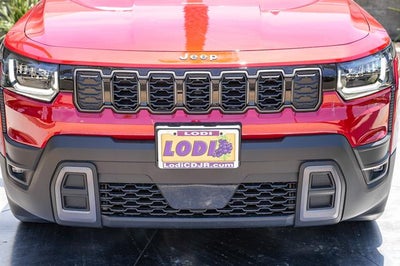 2026 Jeep Cherokee CHEROKEE LAREDO 4X4