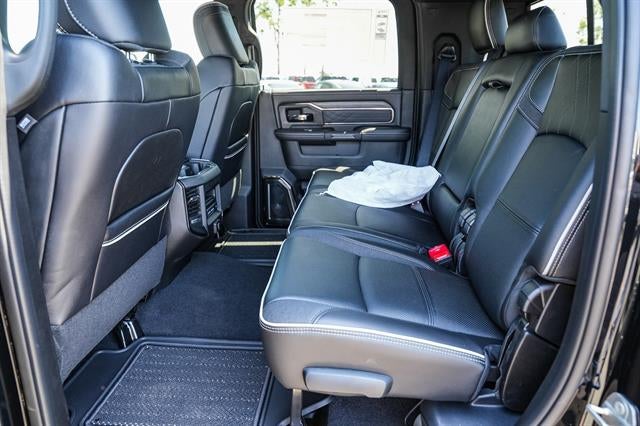 2026 RAM Ram 3500 RAM 3500 LIMITED MEGA CAB 4X4 6'4' BOX