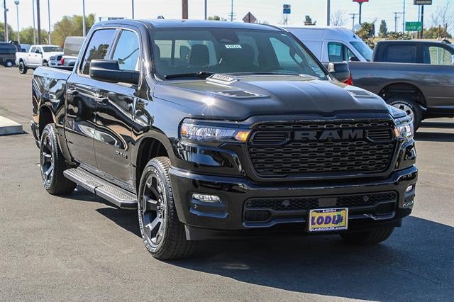 2026 RAM Ram 1500 RAM 1500 EXPRESS CREW CAB 4X4 5'7' BOX